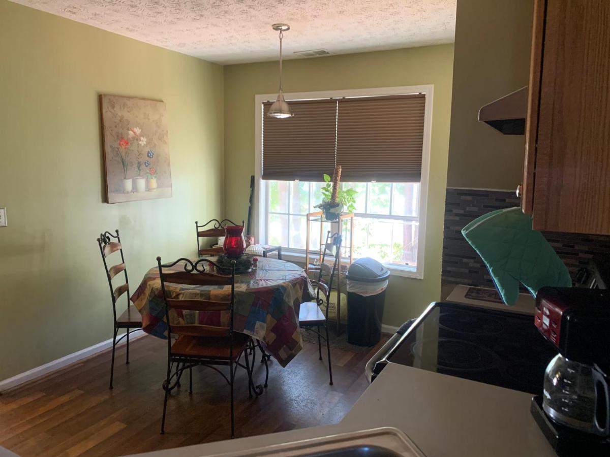 Captivating Home Near Downtown Atl Conley Екстериор снимка